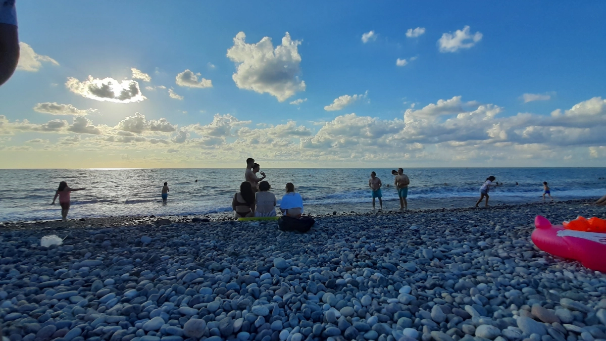 В Сочи больше не суюсь: забытый богом райский курорт – море без мазута, воздух – как в горах