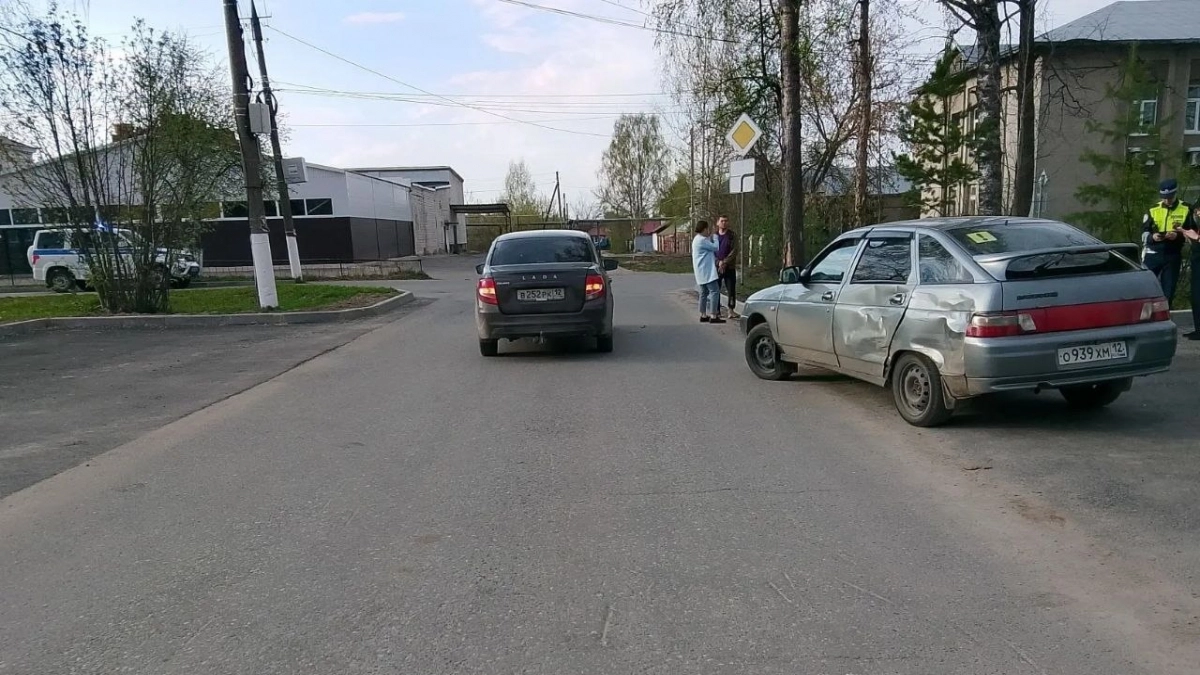 8-летнего мальчика сбили в Советском, когда он вышел на дорогу из машины