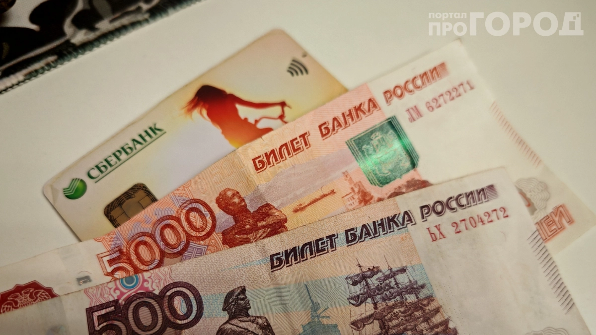 Карты «Мир» под ударом: какие перестанут принимать — и что делать, чтобы не остаться без денег