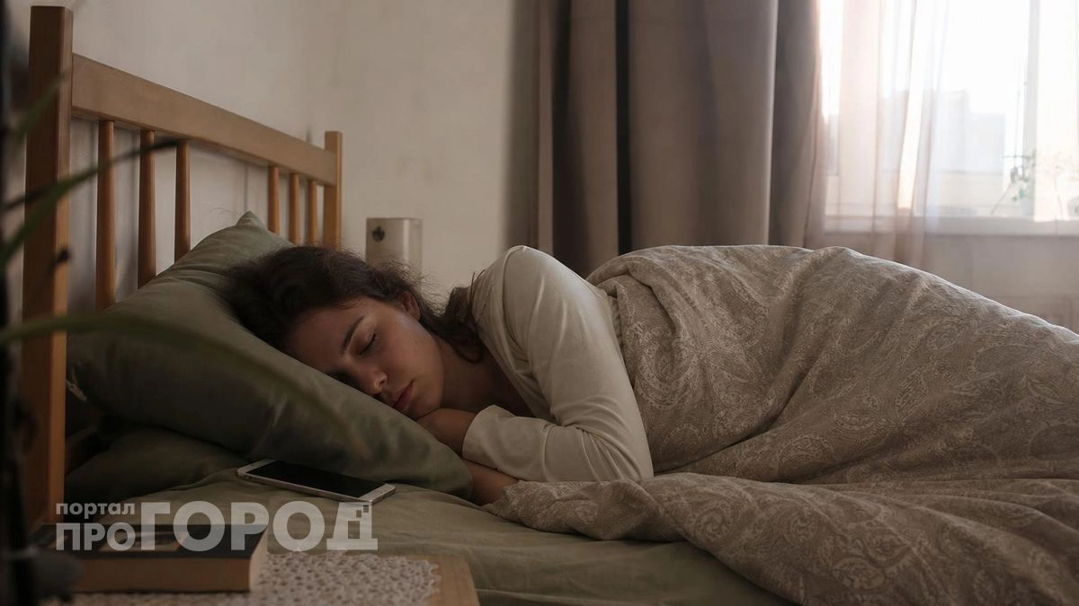 Можно ли класть телефон на ночь рядом с головой: запомните раз и навсегда