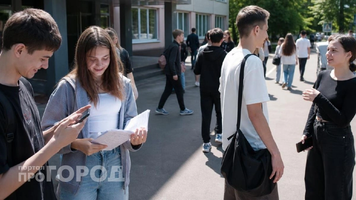 Выбора не будет: с 2028 года девятиклассникам добавят третий обязательный экзамен