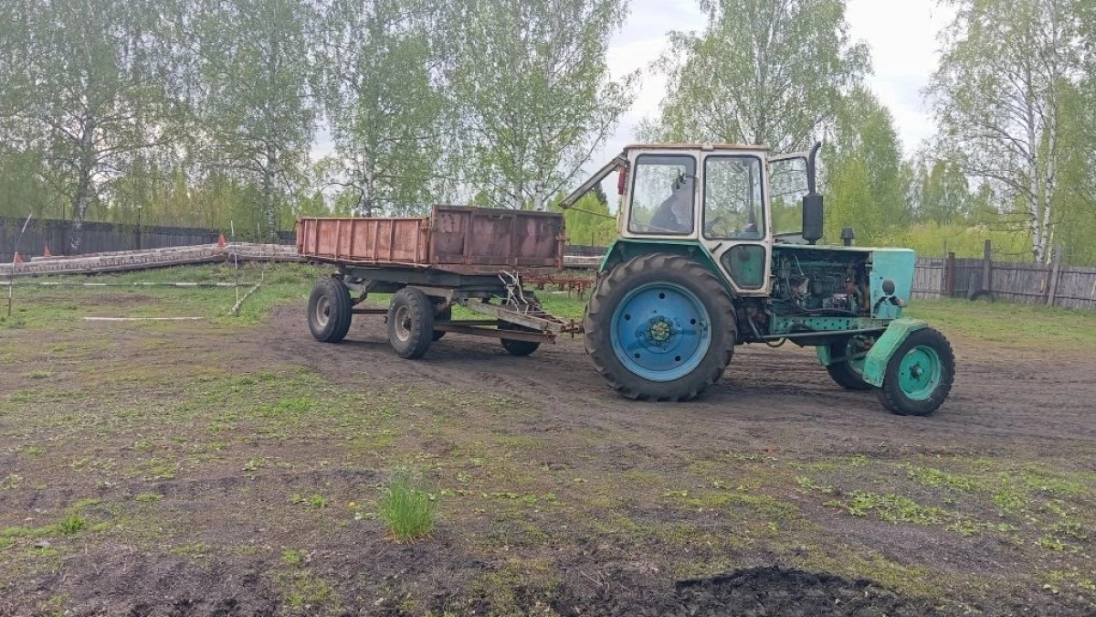 В Килемарском селе 12 механизаторов получат удостоверение тракториста-машиниста
