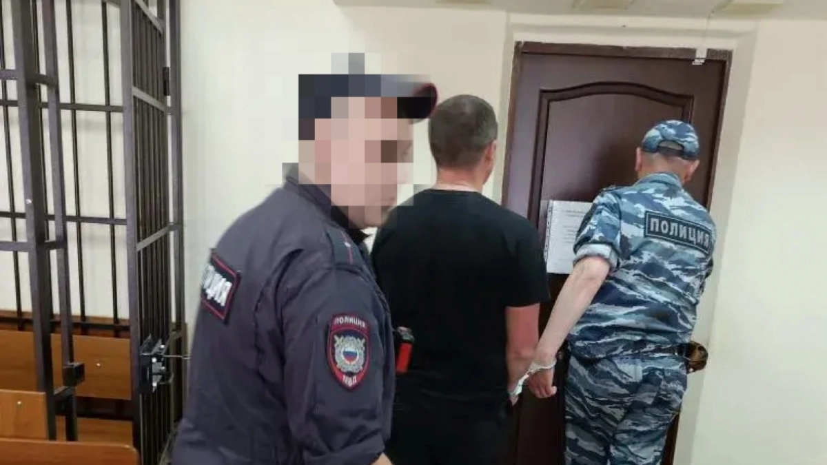 Ревнивый йошкаролинец запер и пытал бывшую жену: она упала с пятого этажа