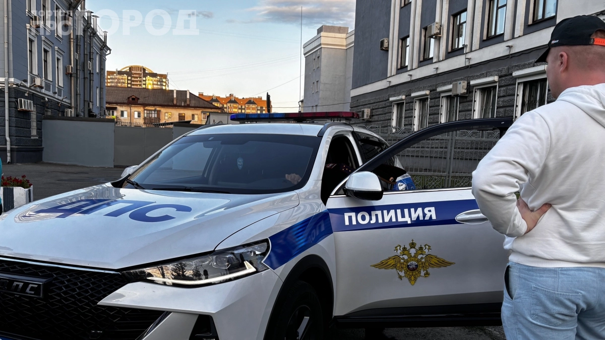 Почему опытные водители всегда выходят из машины при остановке ГИБДД: это работает