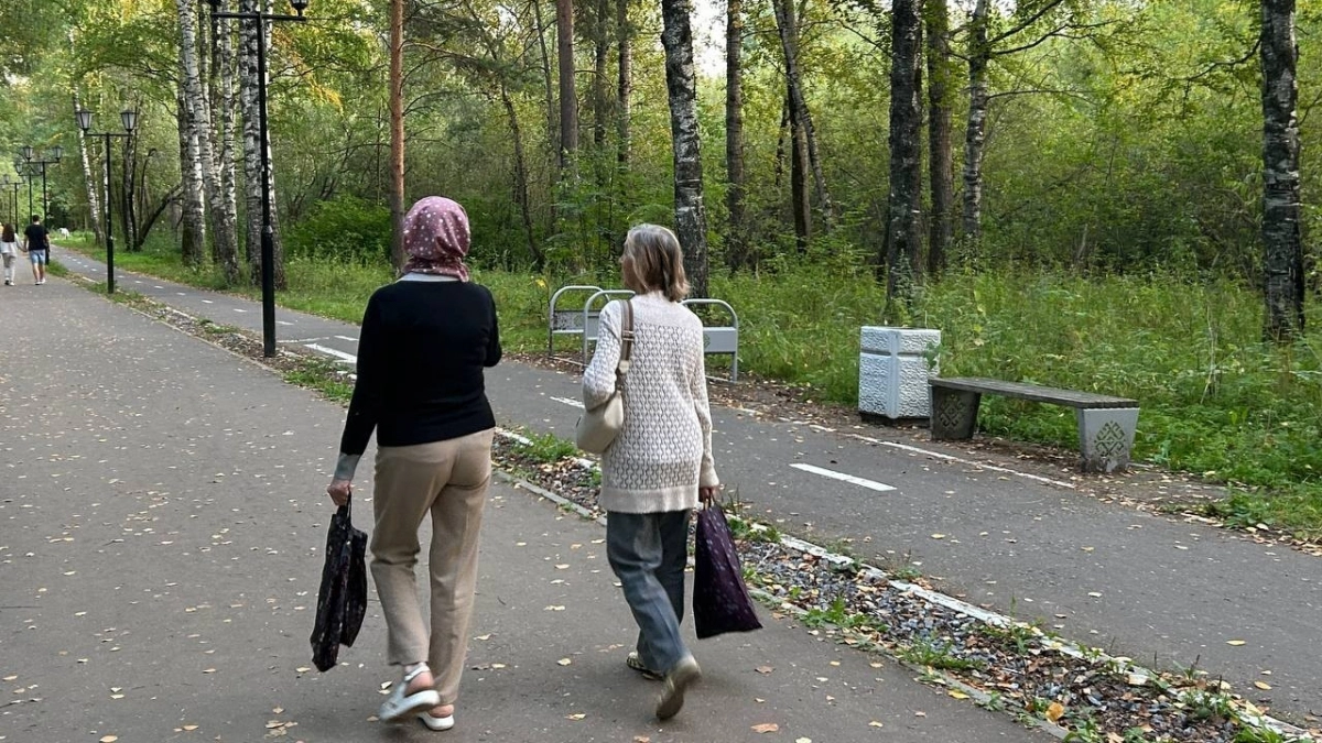 Никогда не доверяйте человеку, который делает это во время разговора: утянет на дно