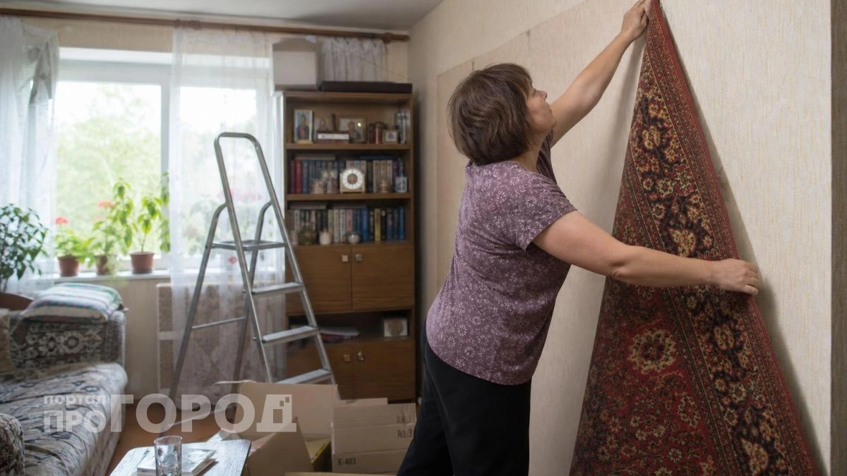 Забудьте про ковры на стенах: дизайнеры показали, чем их заменить, чтобы комната стала визуально в два раза больше