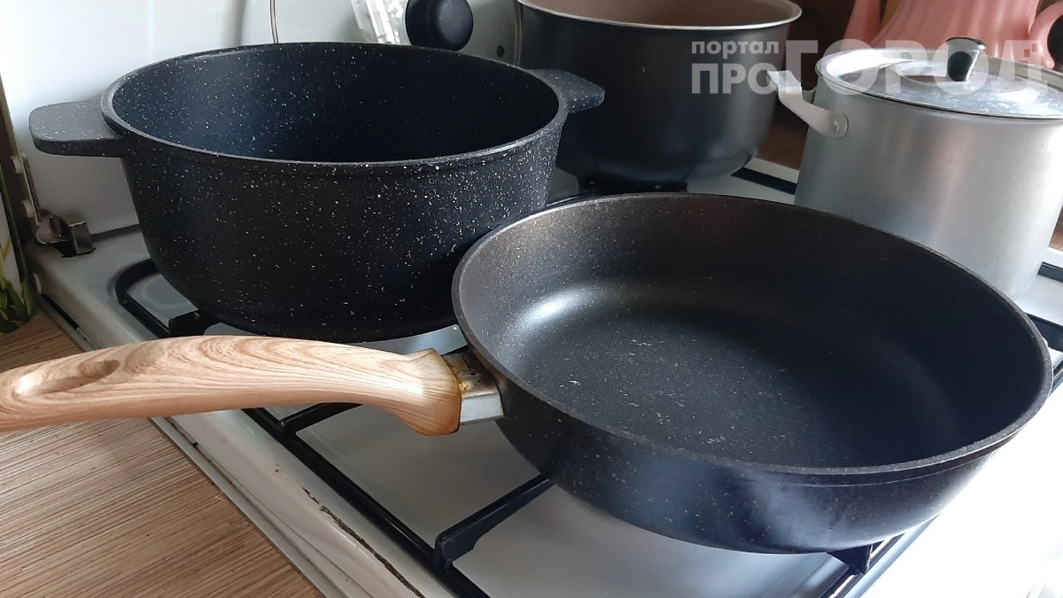 На холодную или на горячую: на какую сковороду лить масло — не разбрызгается и не пригорит