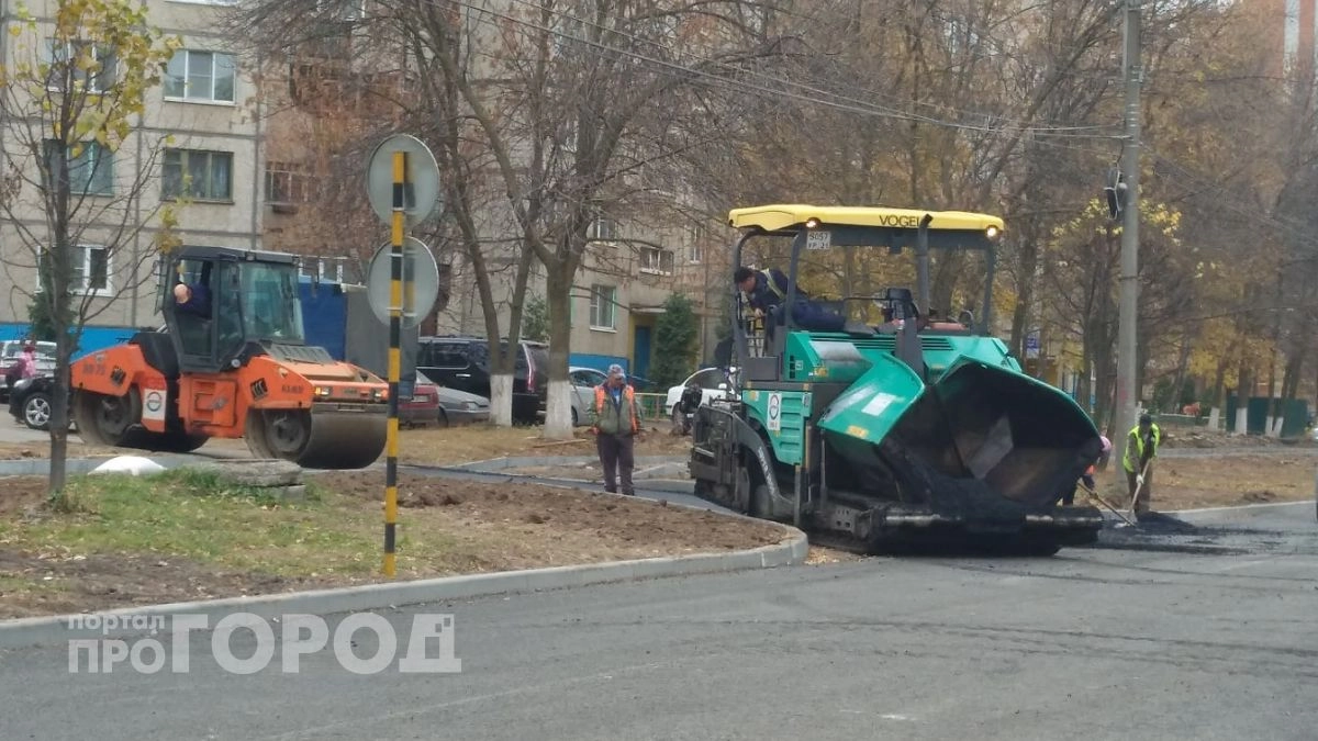 На трассах Марий Эл ямы заделывают горячим асфальтом из термос-бункера