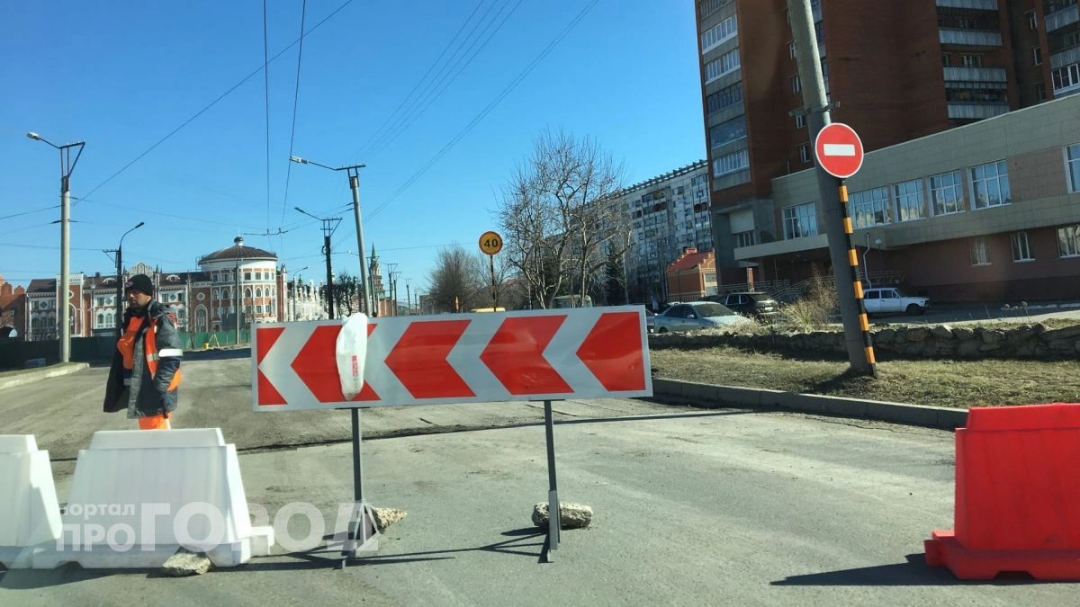 На проспекте в Йошкар-Оле теперь дыра в асфальте: прокуратура ищет виновных
