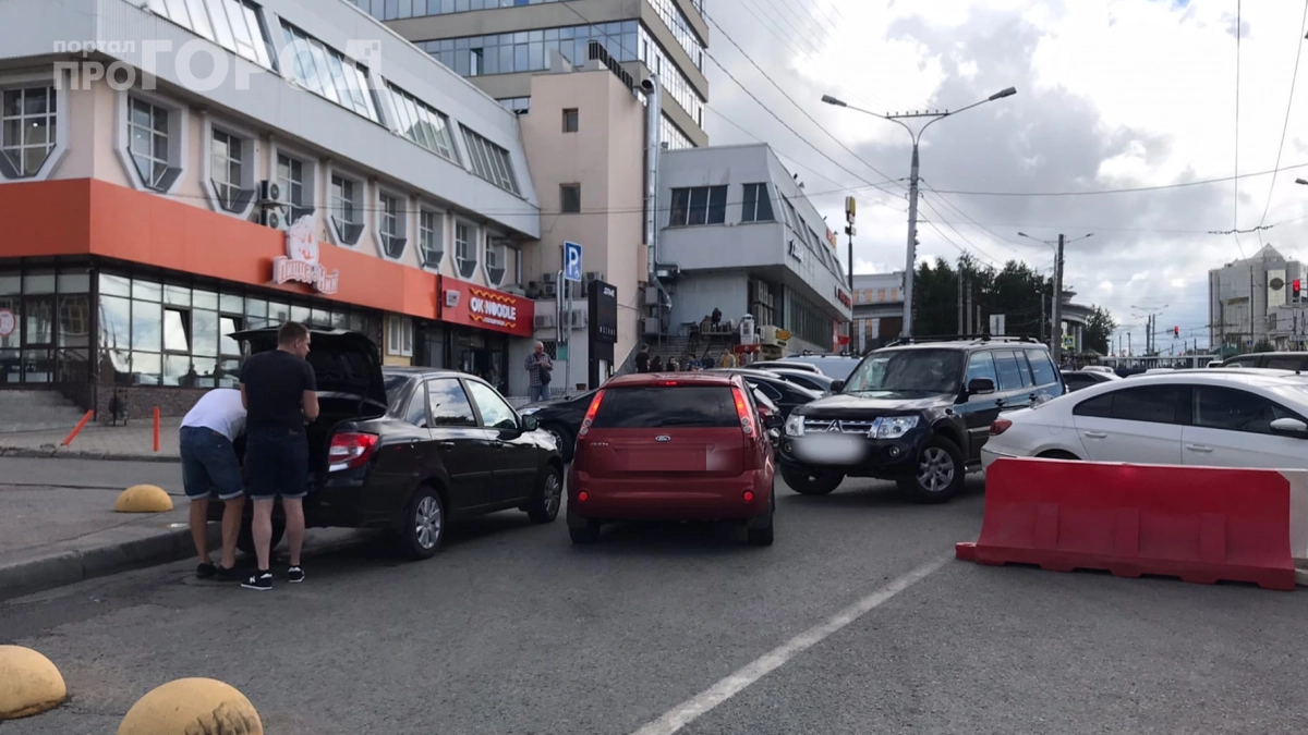 Мотор закипает в пробке — а глушить нельзя: 3 шага, которые спасут двигатель и ваш кошелёк