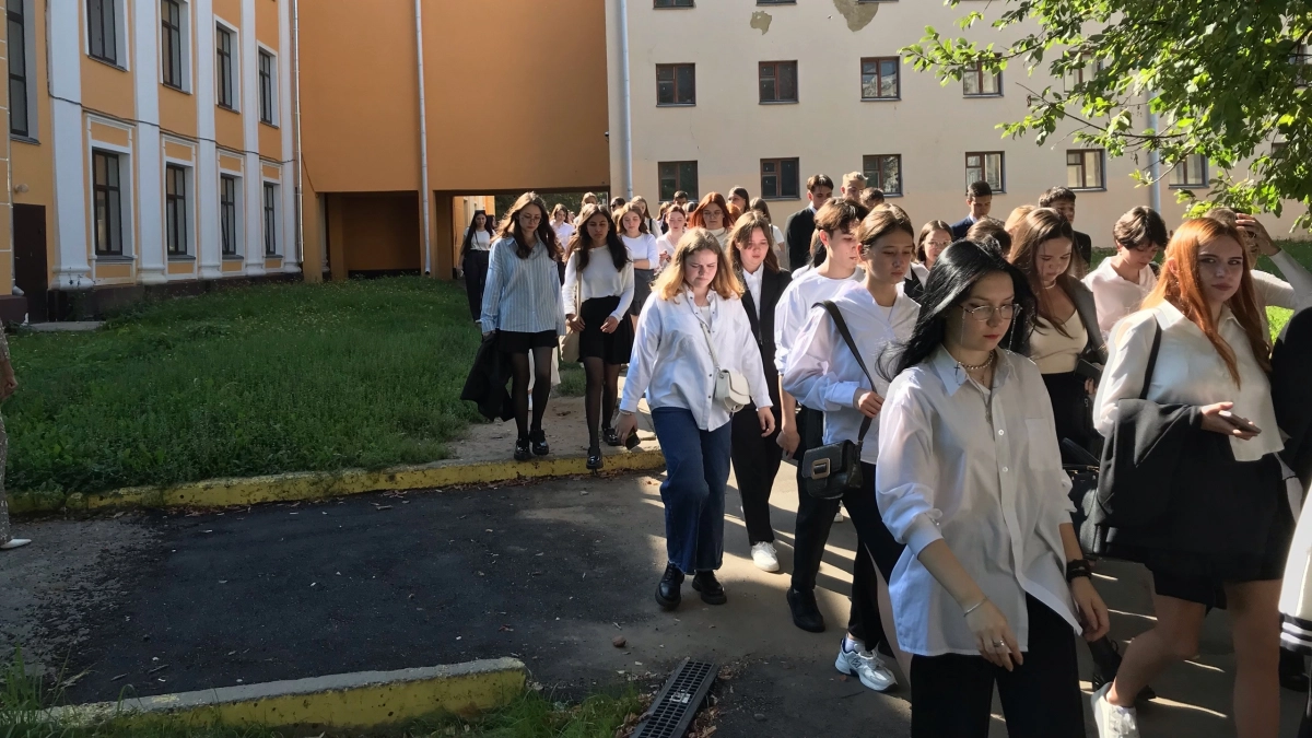 Полтора часа мурыжили без бланков: Мизулина вступилась за йошкар-олинских выпускников