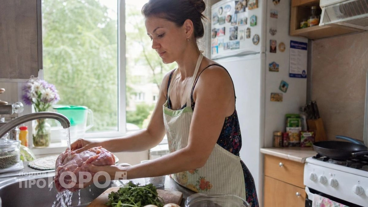 Нужно ли мыть мясо перед готовкой: запомните единственно правильный ответ
