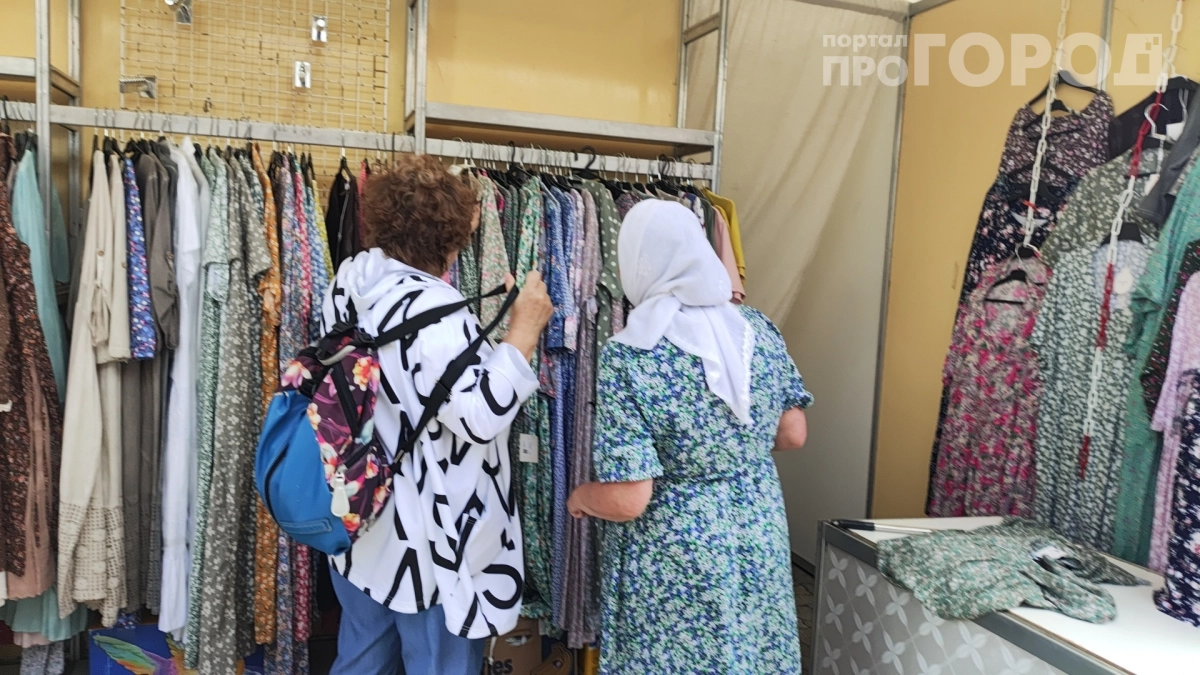 Лён — не приговор: как женщинам 60+ выглядеть безупречно в одежде из капризного материала