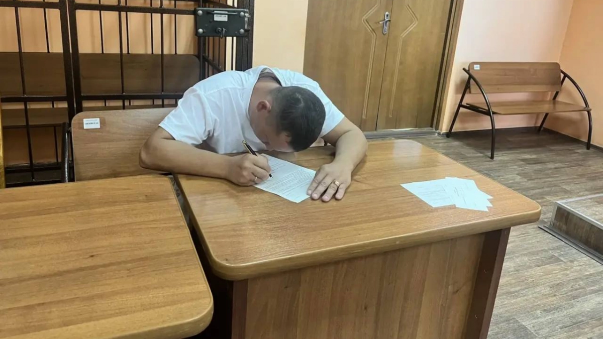 В стельку пьяный мужчина из Волжска попался, разъезжая по дороге