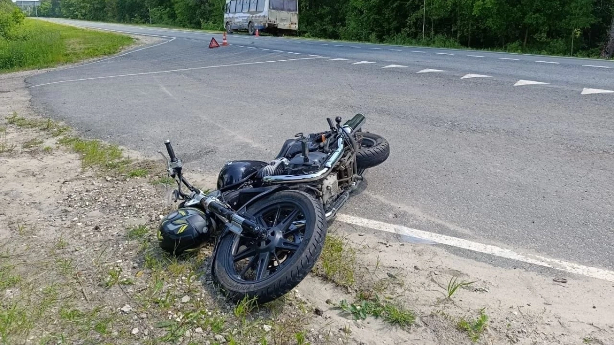 В Звениговском районе автобус снес мотоциклиста двигаясь по второстепенной дороге