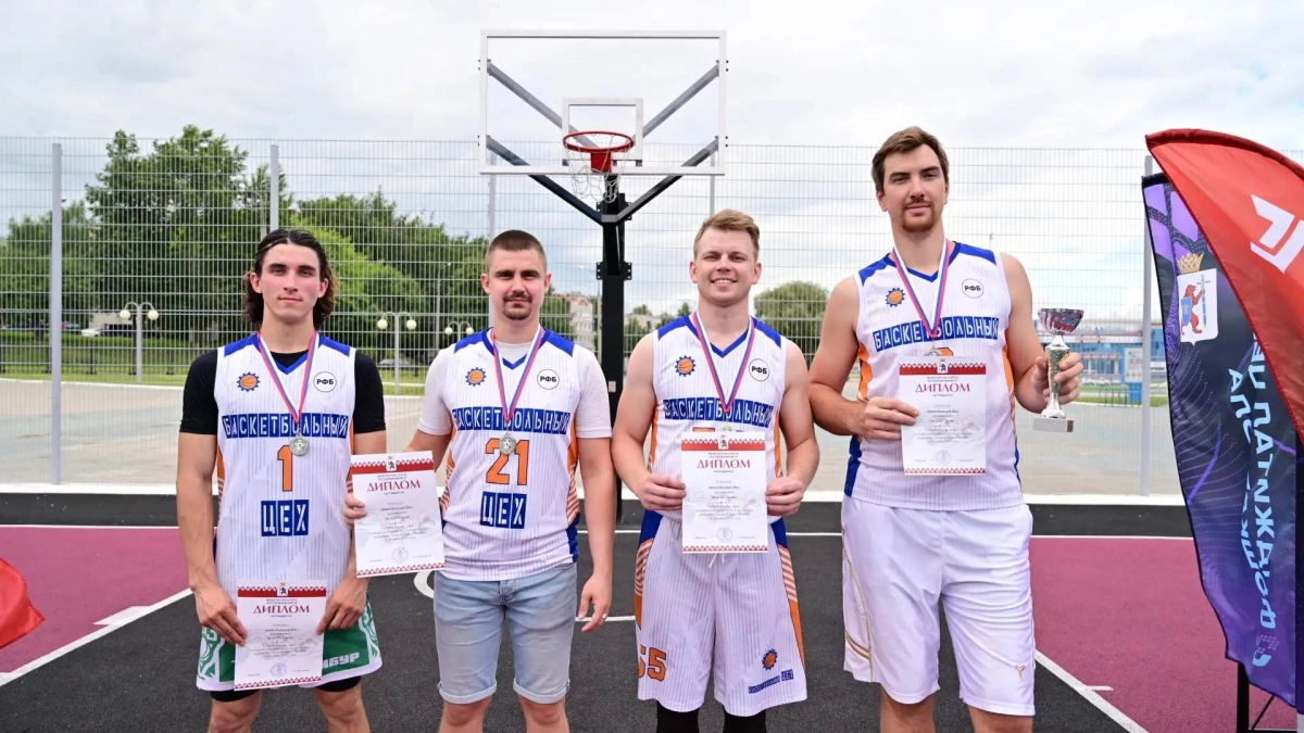 В Йошкар-Оле киберспорт совместили с реальной игрой в баскетбол