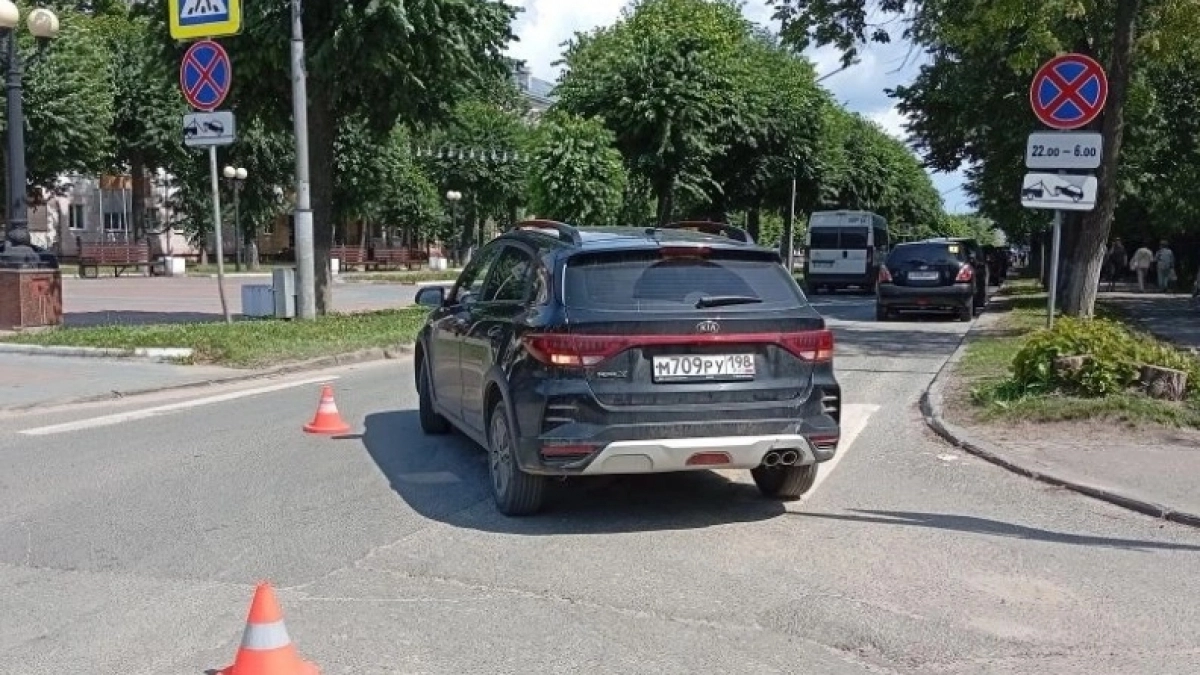 В Йошкар-Оле 14-летняя школьница на электросамокате с подругой сбила мужчину
