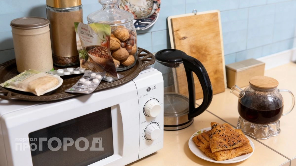Чайник засверкает как новенький: 2 ложки средства — и накипь исчезнет за 15 минут