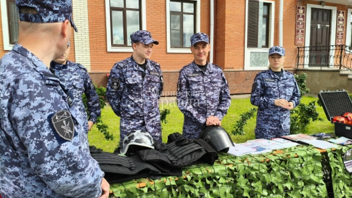 В Йошкар-Оле на Дне молодёжи следователи СК показали уникальную технику