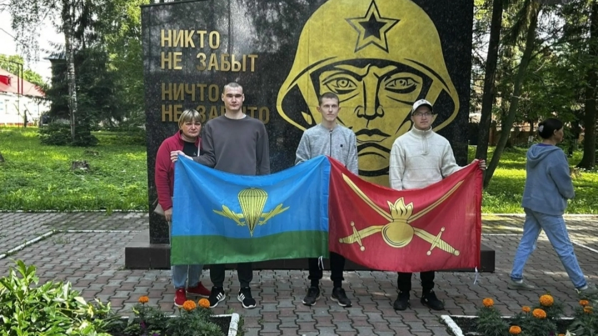 В Советском районе Марий Эл призывников проводили в армию: “Парни вернутся с крепким характером” 