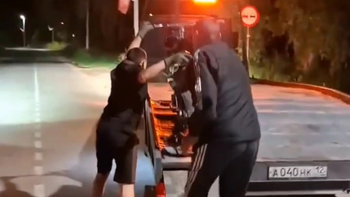 В Волжском муниципальном округе автоинспекторы задержали 13-летнего подростка на мопеде