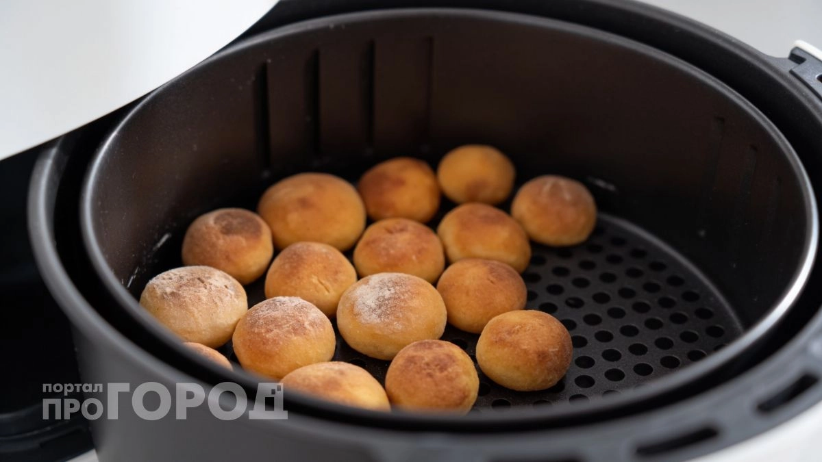 Сырный хлеб из вареного картофеля за 20 минут в аэрогриле: рецепт для тех, кто любит мягкое внутри и хрустящее снаружи