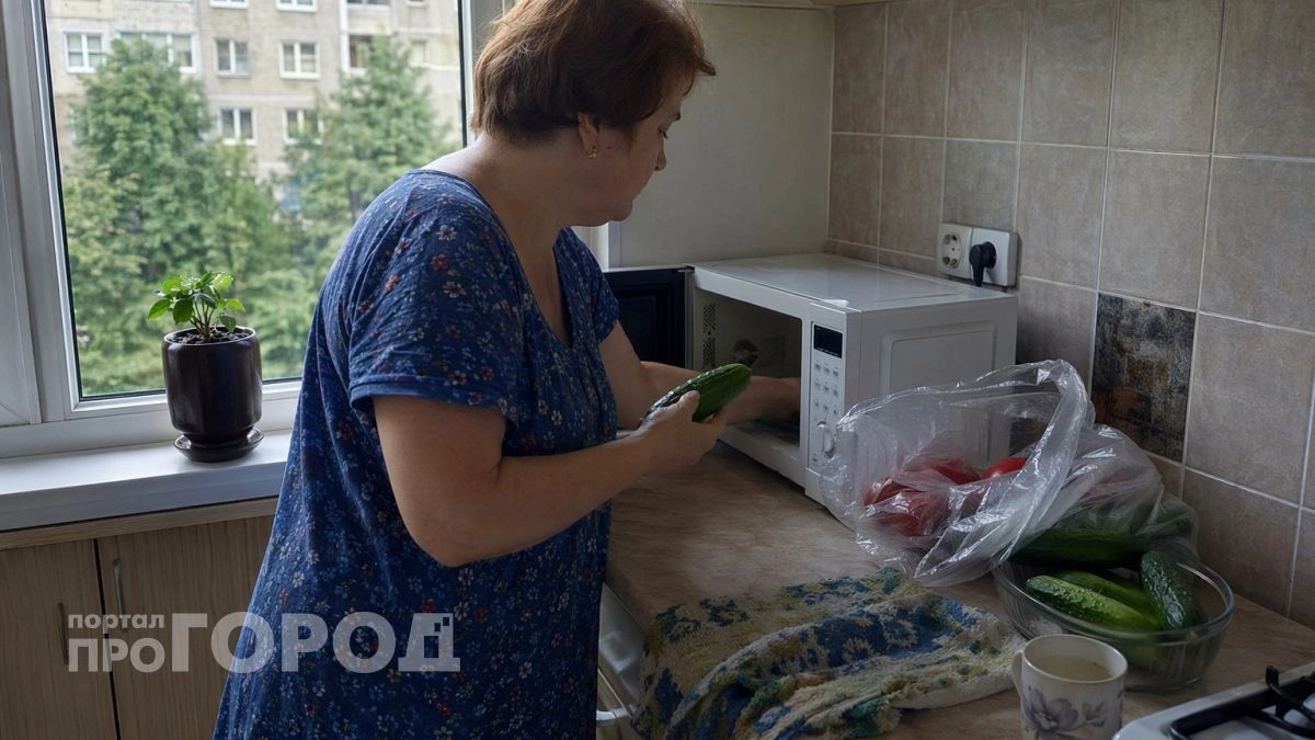 Мариную огурцы в микроволновке: готовятся быстрее, чем закипает чайник