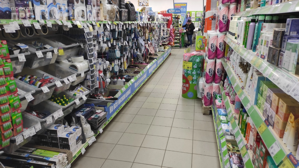 FixPrice удивляет: от корейских шампуней до обуви за 700 рублей — что реально стоит брать
