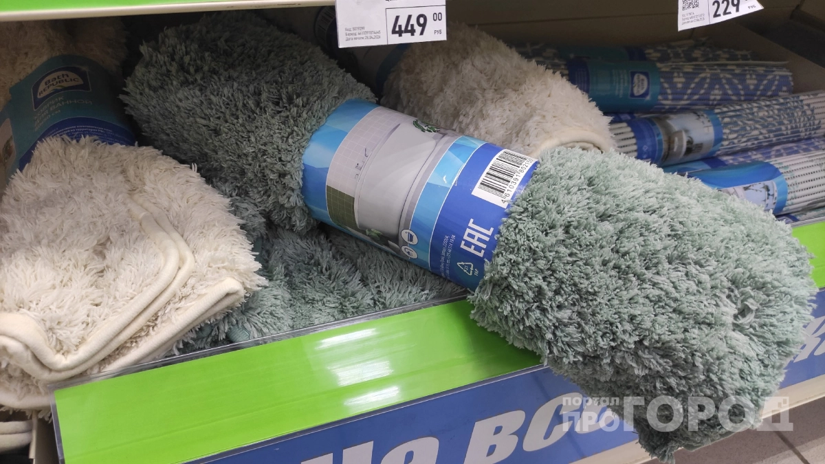 В Fix Price завезли "плюшевые" коврики для ванной: сразу придумала классный способ нестандартно применить их на даче
