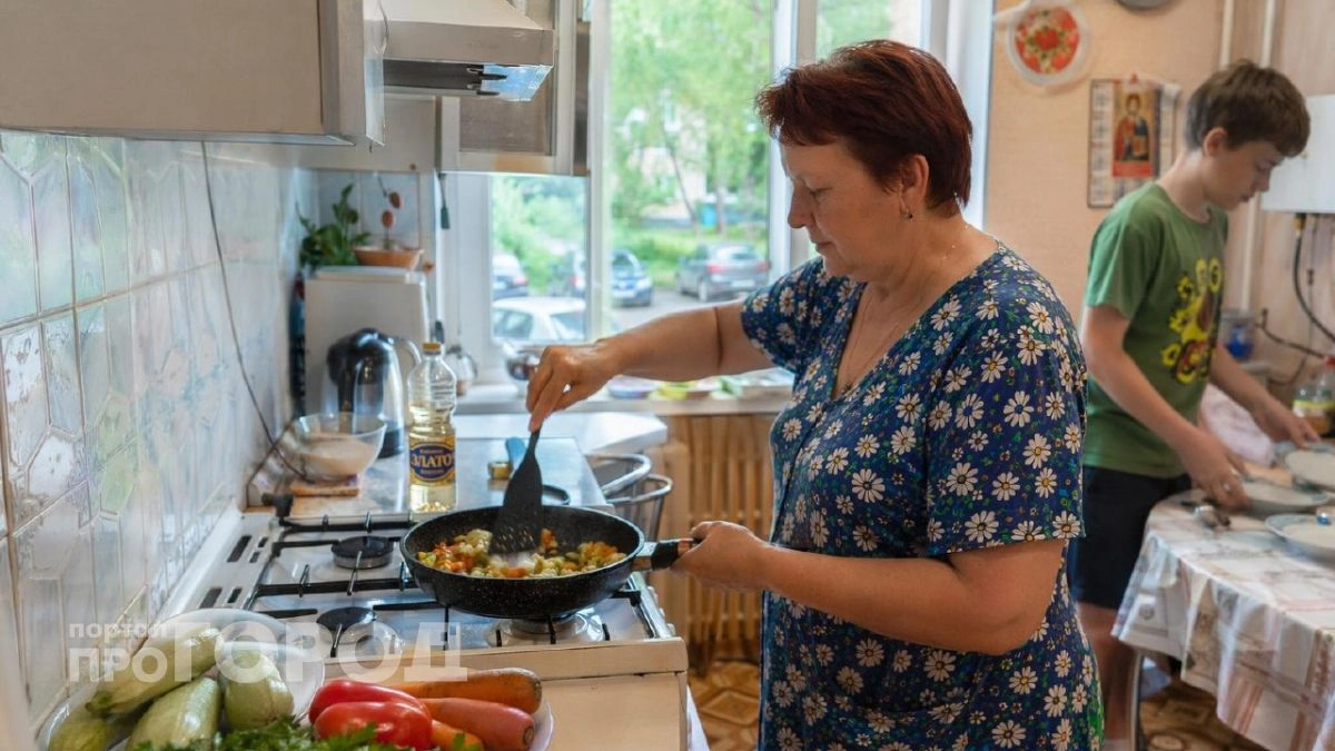 Не наливайте масло прямо на сковородку: новый популярный способ намного безопаснее и полезнее