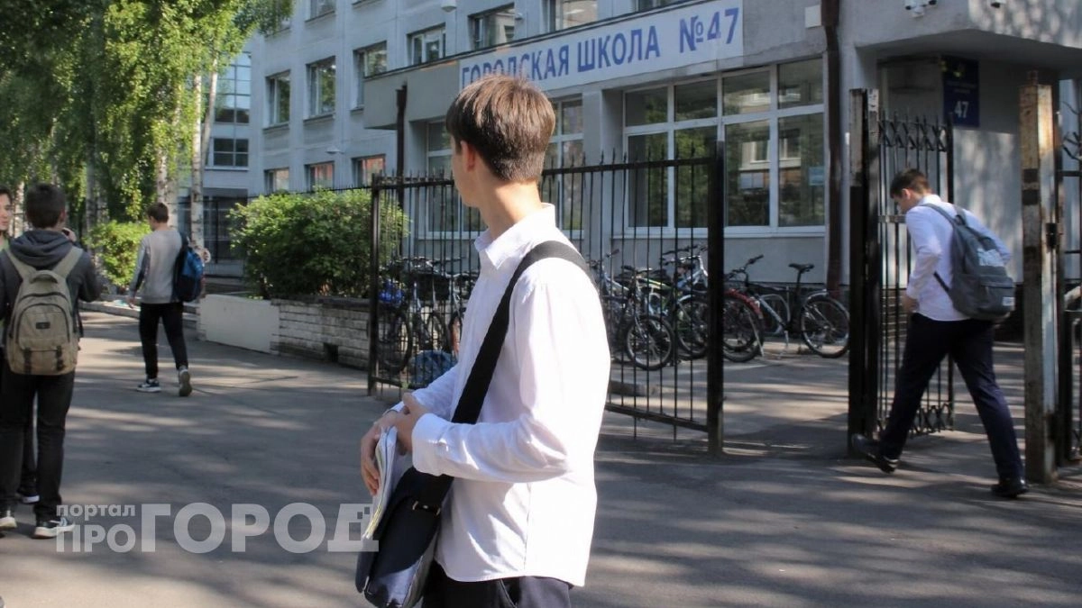 Выставили за дверь после экзаменов: что делать, если вашего ребенка не берут в 10-й класс — инструкция для родителей