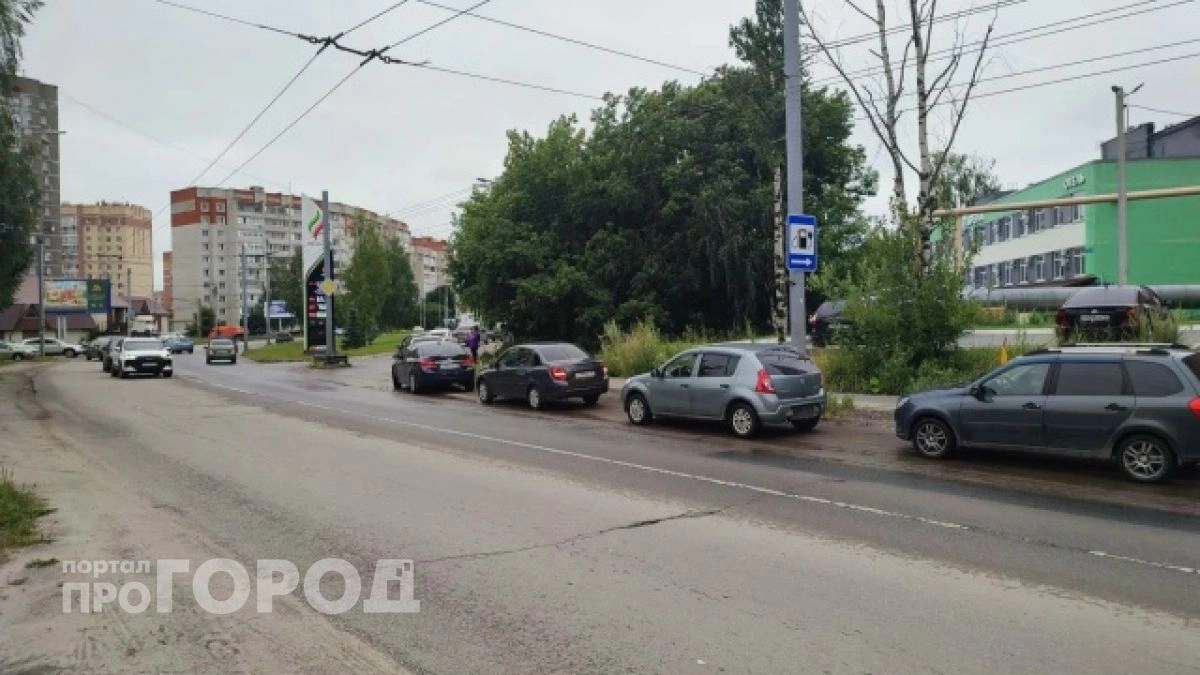 Новые ограничения на АЗС, борьба с браконьерами и перекрытие дорог в Йошкар-Оле: главные новости за 23 июля