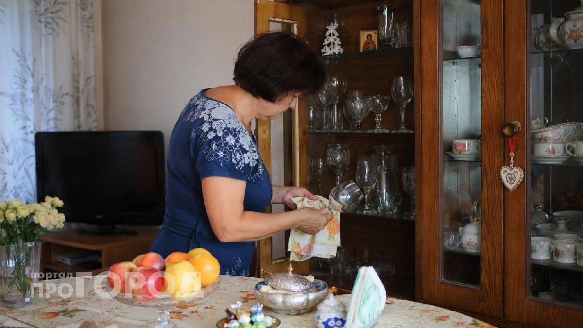 Бокалы из бабушкиного шкафа уходят по 4 тысячи за штуку: почему советский хрусталь снова в моде и сколько реально можно за него выручить
