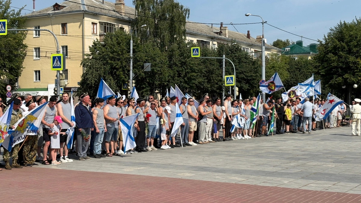 В Центральном парке Йошкар-Олы прошёл праздничный митинг