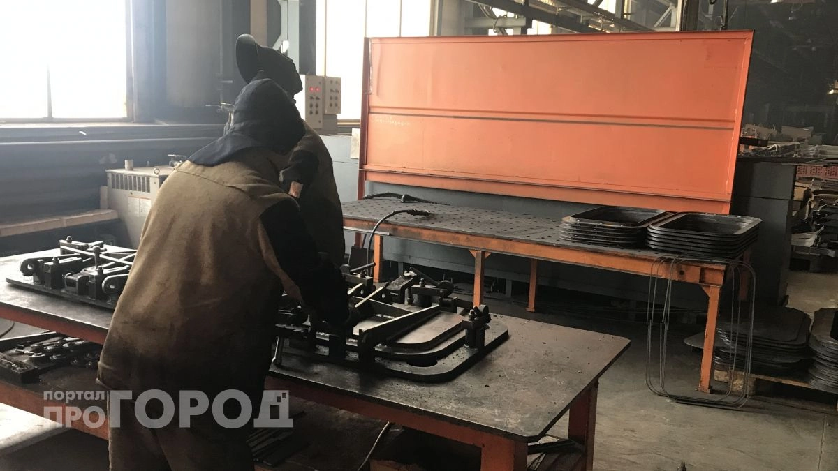 300 тысяч без опыта и очередей: раскрыта самая востребованная профессия для вахтовиков, в которой зарплаты выросли до небес