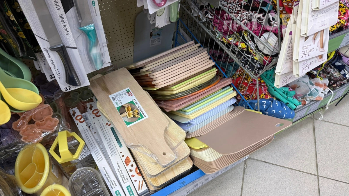 Скупаю пластиковые и деревянные доски в Fix Price — и превращаю их в крутые дачные штуки: вот что получается