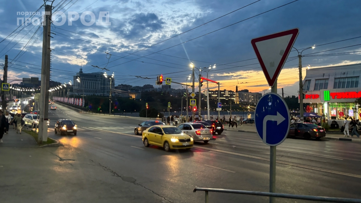 Пересек сплошную у обочины — и чуть не лишился денег: вот что надо знать каждому водителю