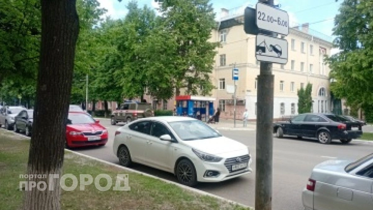 Трое марийских подростков угнали машину, не справились с рулем и бросили ее на месте ДТП