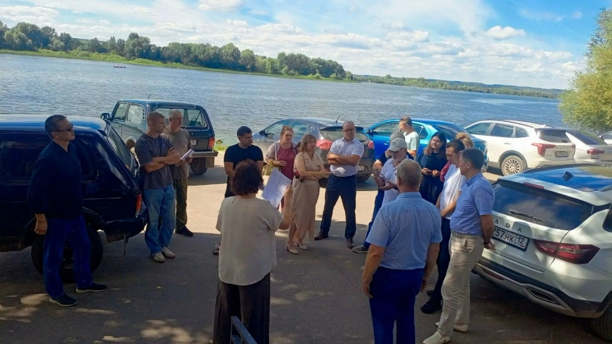 В Дубовой роще Волжска готовят парад «драконов» и лодок ко Дню флага