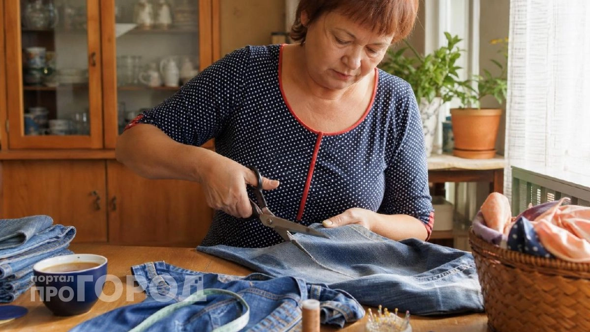 Старые джинсы в дело: как сшить из них прочную сумку-шоппер, которая прослужит 5 лет