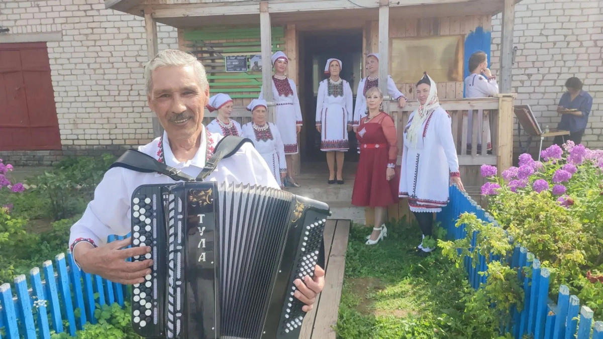 Тракторист из сернурской деревни с нуля возродил разрушенный дом культуры: «Котёл расколот, пол сгнил, окна без рам»