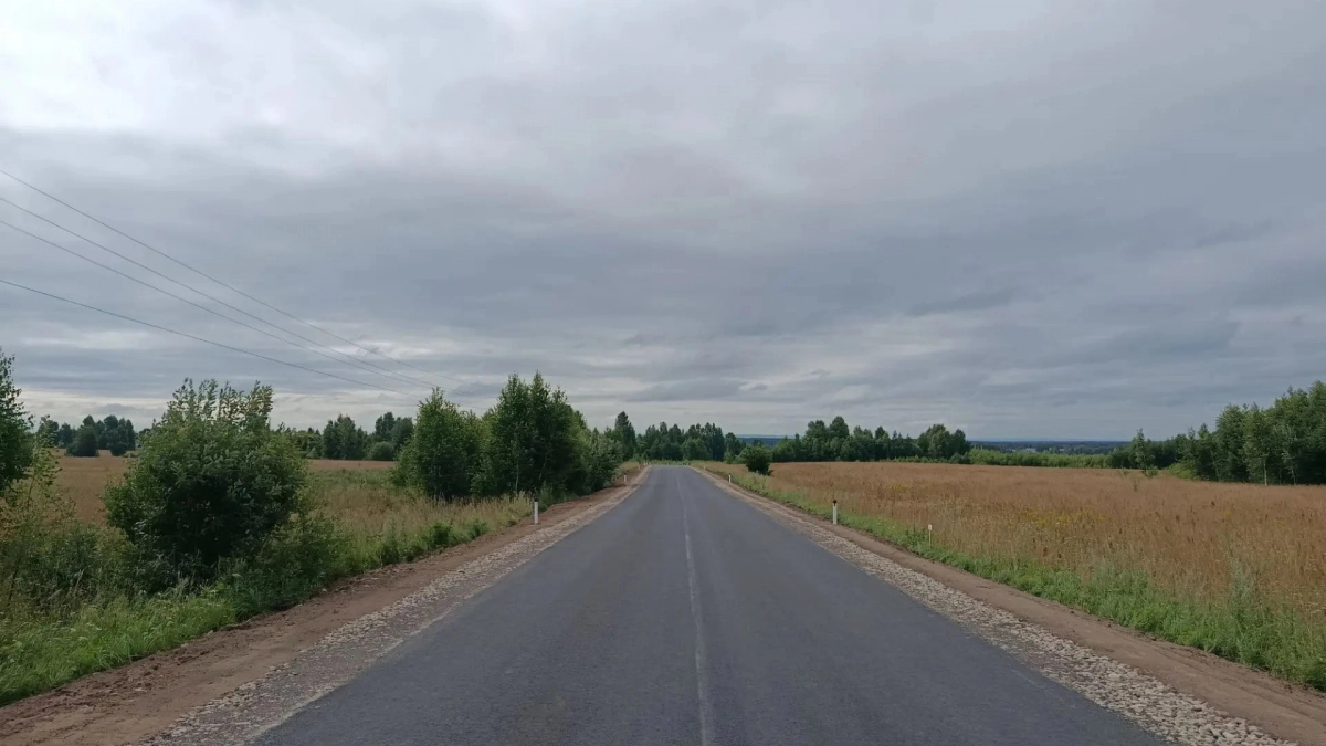 В Волжском районе уложили 2 км асфальта и укрепили обочины щебнем