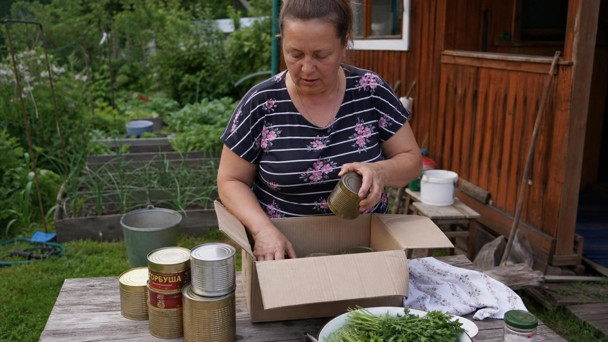 Консервные банки тащу к себе на дачу коробками: столько всего из них можно сделать — теперь ни одна не пропадает