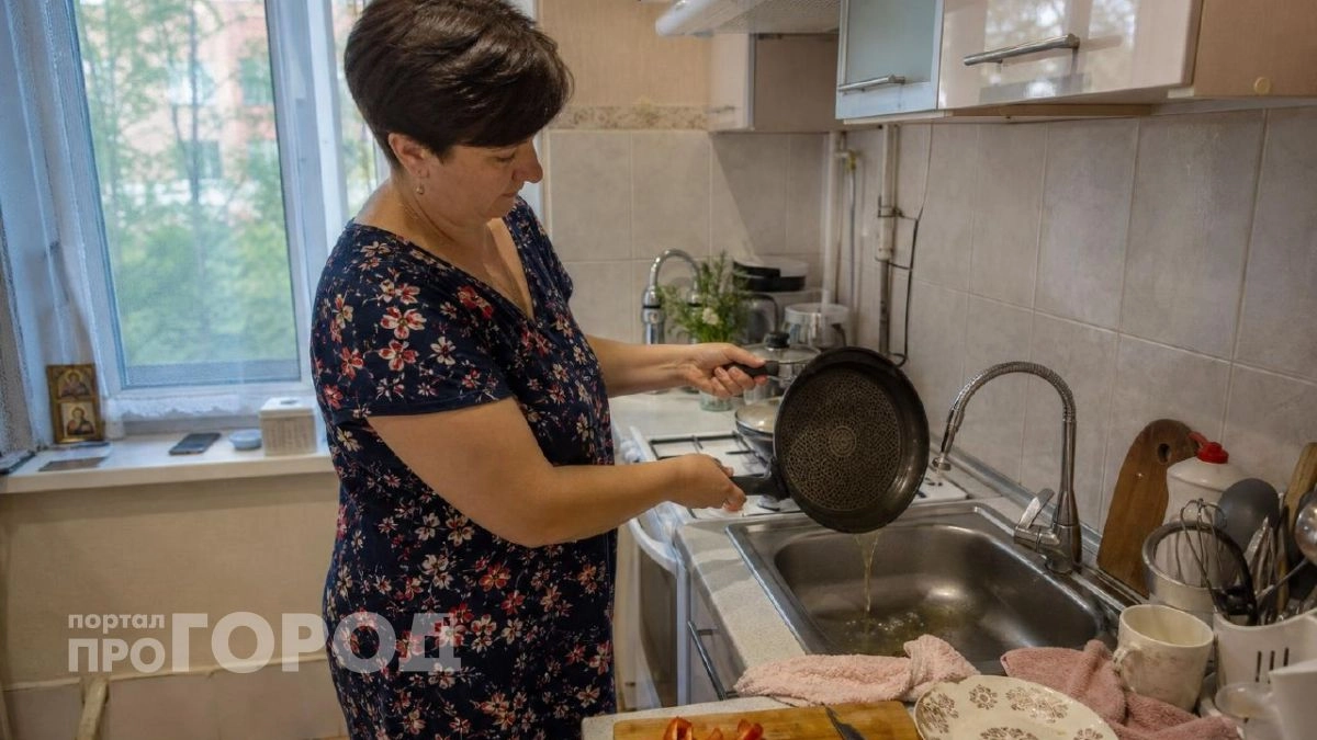 Куда выливать масло со сковороды после готовки: запомните раз и навсегда
