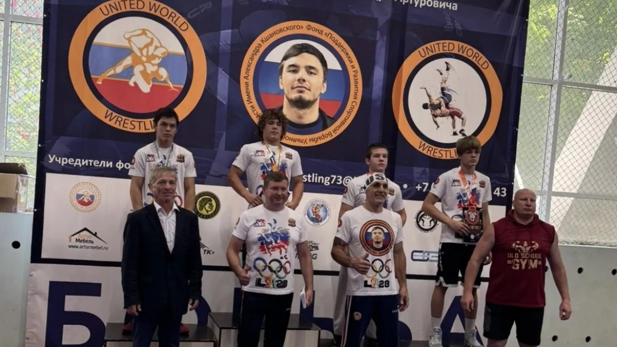 Пять медалей привезли борцы из Марий Эл с международного турнира 