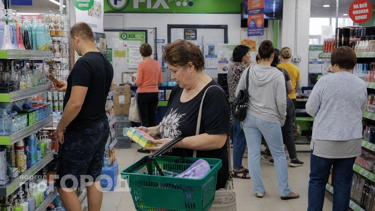 Купила в Fix Price обычную губку для мытья посуды, но использую ее для глажки: показываю лайфхак