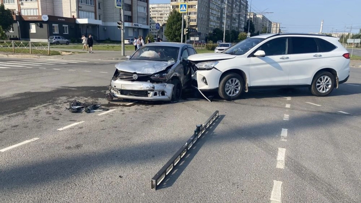 В Йошкар-Оле Haval протаранил Volkswagen — двое в больнице