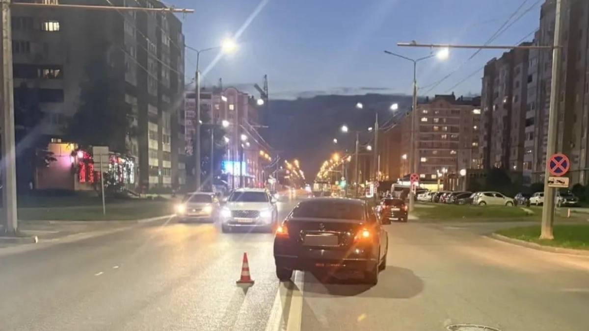В Йошкар-оле 13-летняя девочка перебегала дорогу и оказалась под колесами Nissan