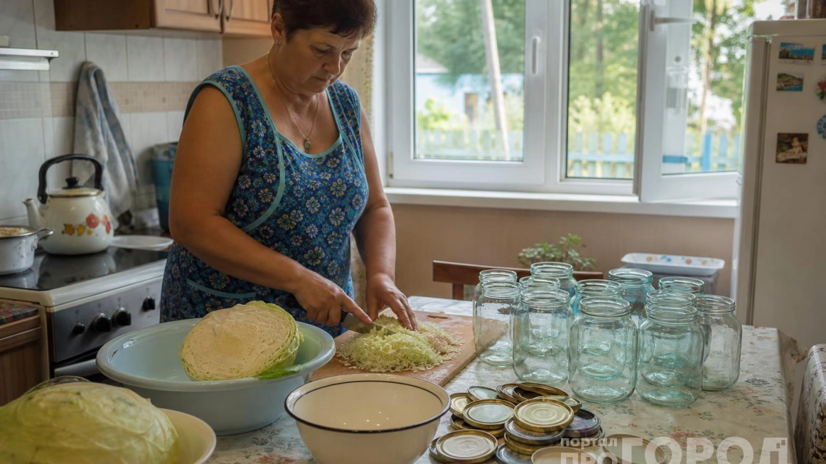 Ставлю на стол — и начинается делёж последней ложки: вот как делаю азиатскую капусту в острой заливке