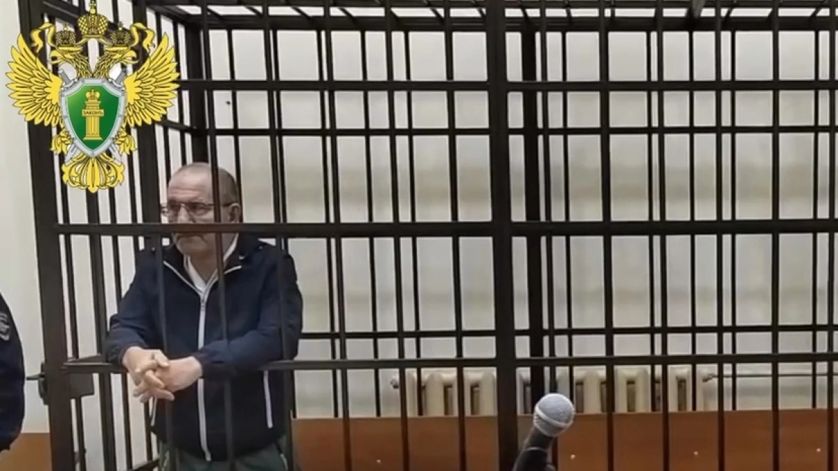 Житель Волжска полгода втирался в доверие к добровольцам СВО и воровал у них выплаты